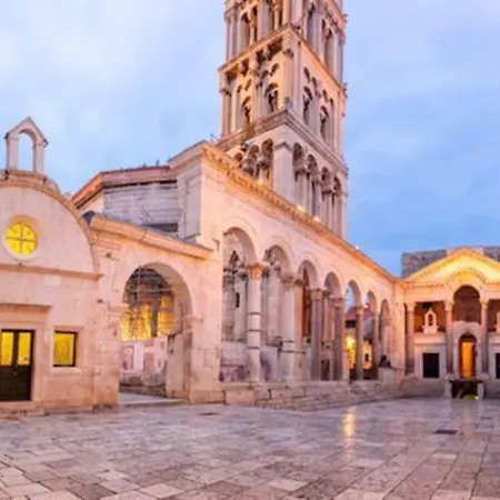 Apartmentthe Old Centar Of Split